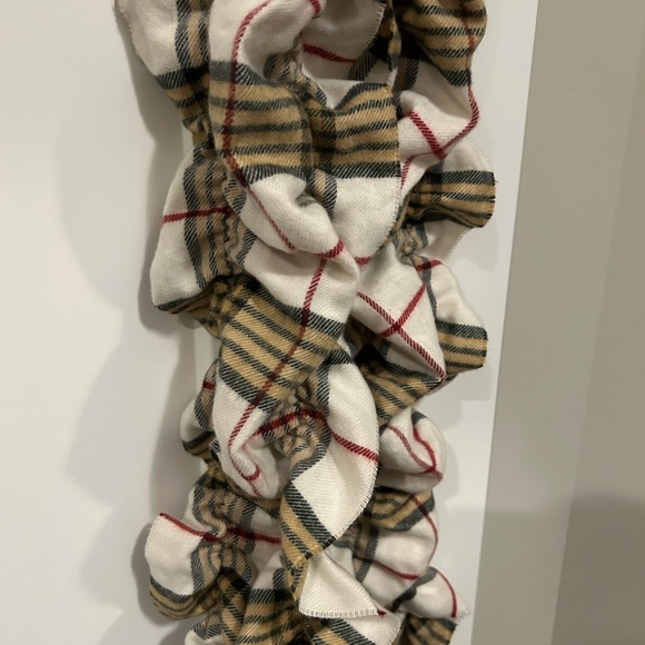 Soft Winter Scarf ❄️ - Picture 2 of 6